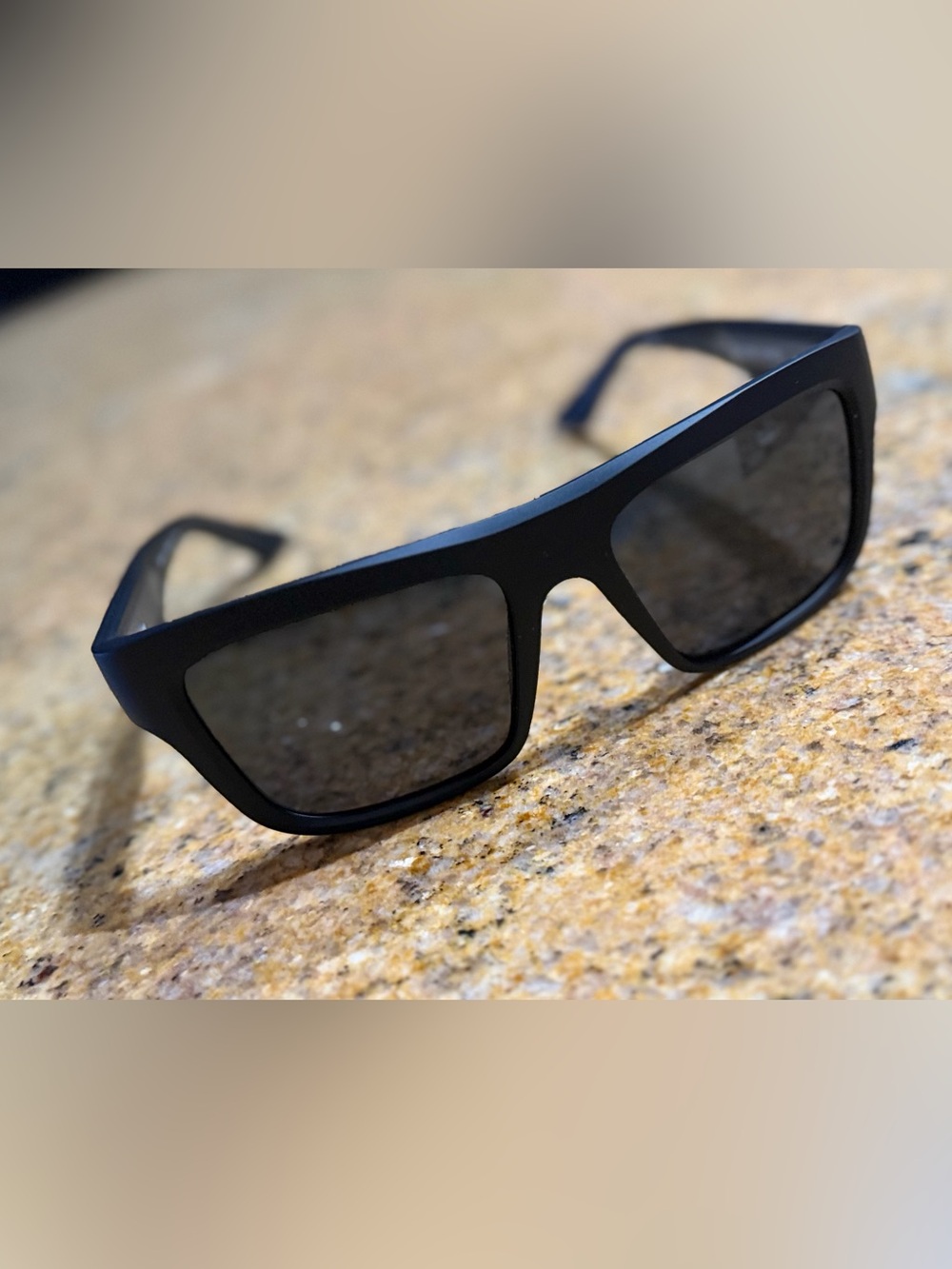 QUAY DEALER’S CHOICE Polarized Sunglasses – Modern Square Frame